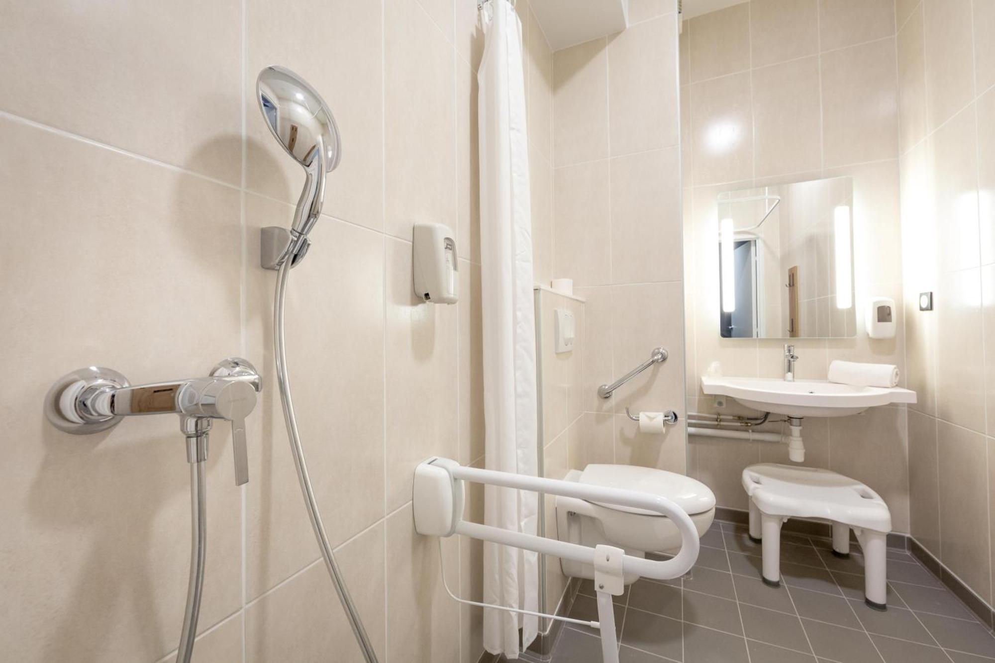 B&B Hotel Sainte-Maxime Golfe De Saint Tropez ภายนอก รูปภาพ